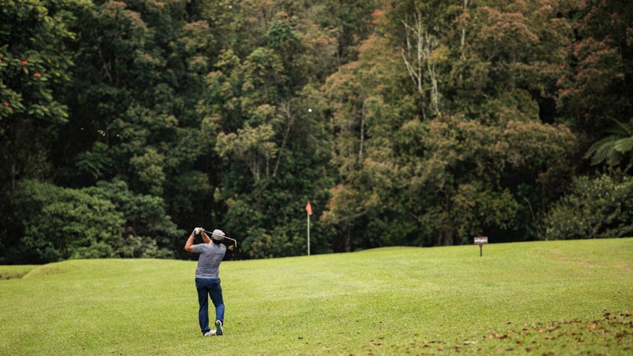 Golf in Nature's Splendor